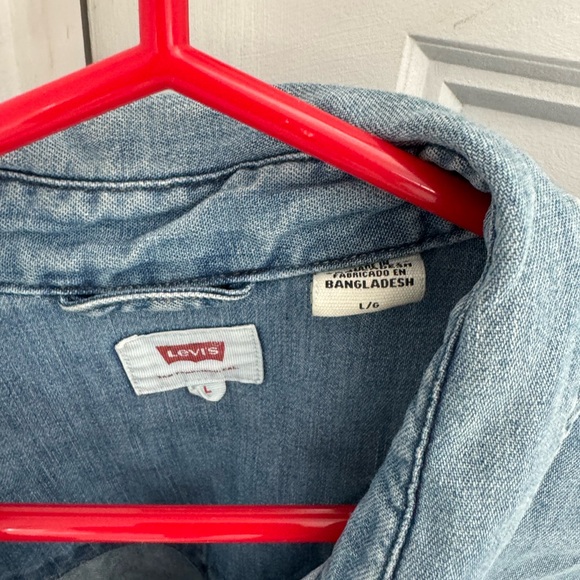 Like new Levi’s skirt - Picture 2 of 3